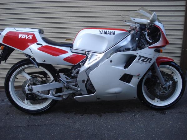 【bst】★tzr2503ma 纯正 左シートカウル